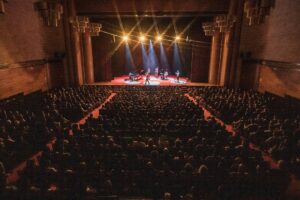 Salvador Sobral Instagram - Moitas grazas, Santiago.

Espero poder voltar muito em breve para este público galego que me compreende a tempo inteiro.

Viva las gallegas !!!!

📸 @xaviiglesias