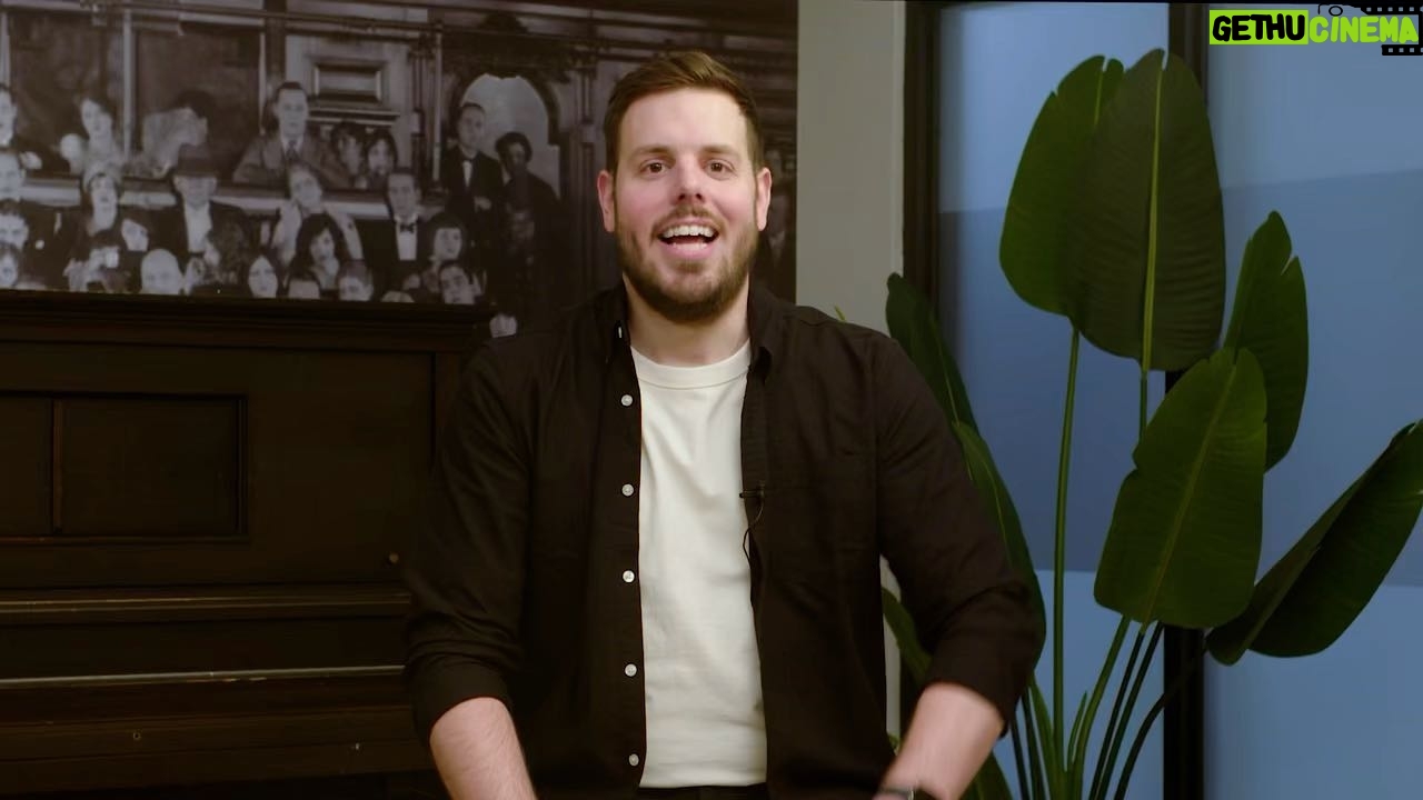 Sam Breton - 1.7K Likes - Ici, j'te démontre tout mon talent pour arriver à bien gérer une situation de crise avec un enfant turbulent. Tu voudras peut-être même que je garde le tien !?
Pour mes dates, le lien est dans ma bio.