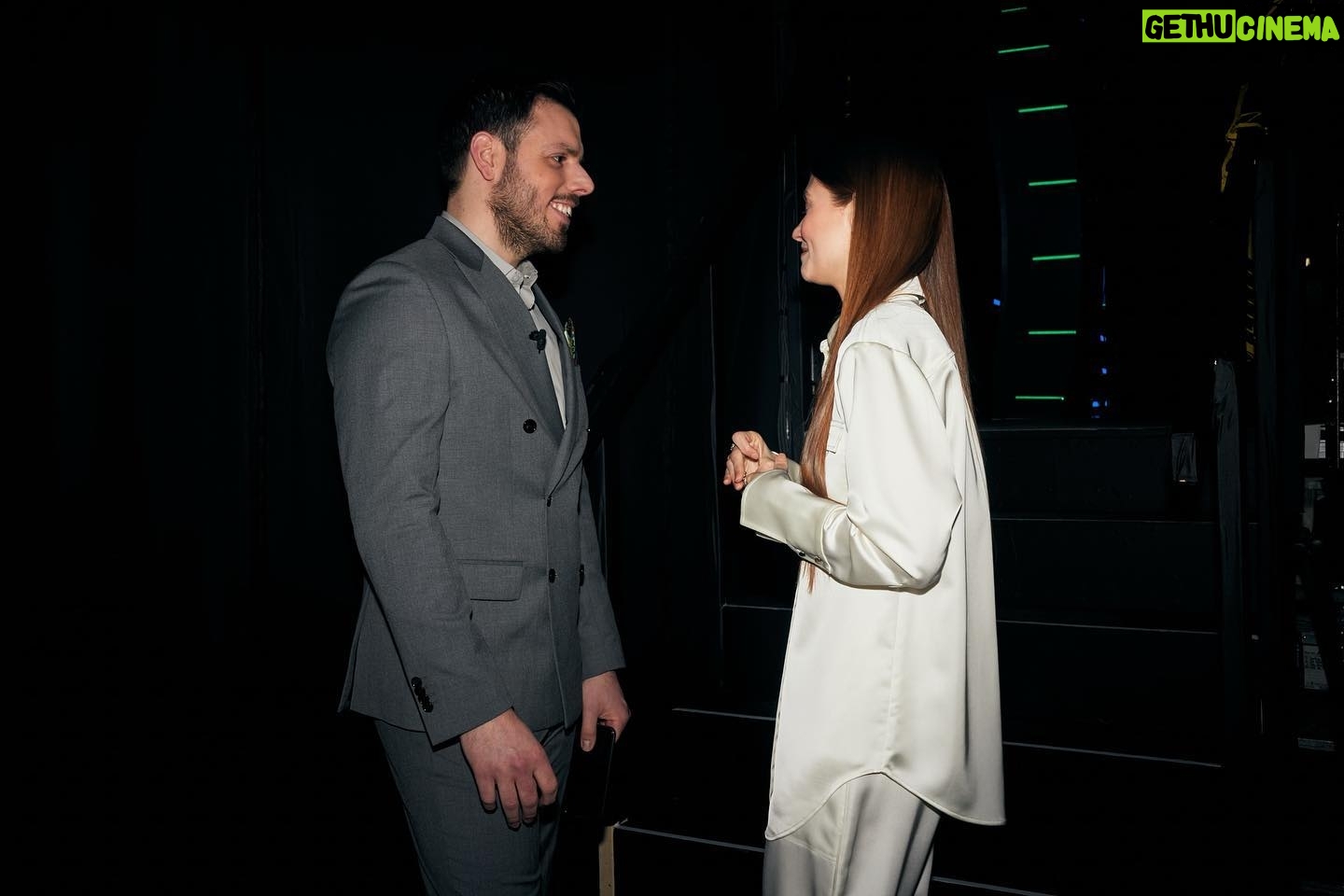 Sam Breton - 5.8K Likes - Hier au gala Les Olivier, il y avait les nominations, les présentations, les trophées, les caméras, les belles personnes, mais surtout, il y avait, elle.
Fier de toi ma tite Kat en or. Merci d’avoir amené l’amour du pré dans la grand’ville le temps d’un soir ❤️
📸 @alexisgr