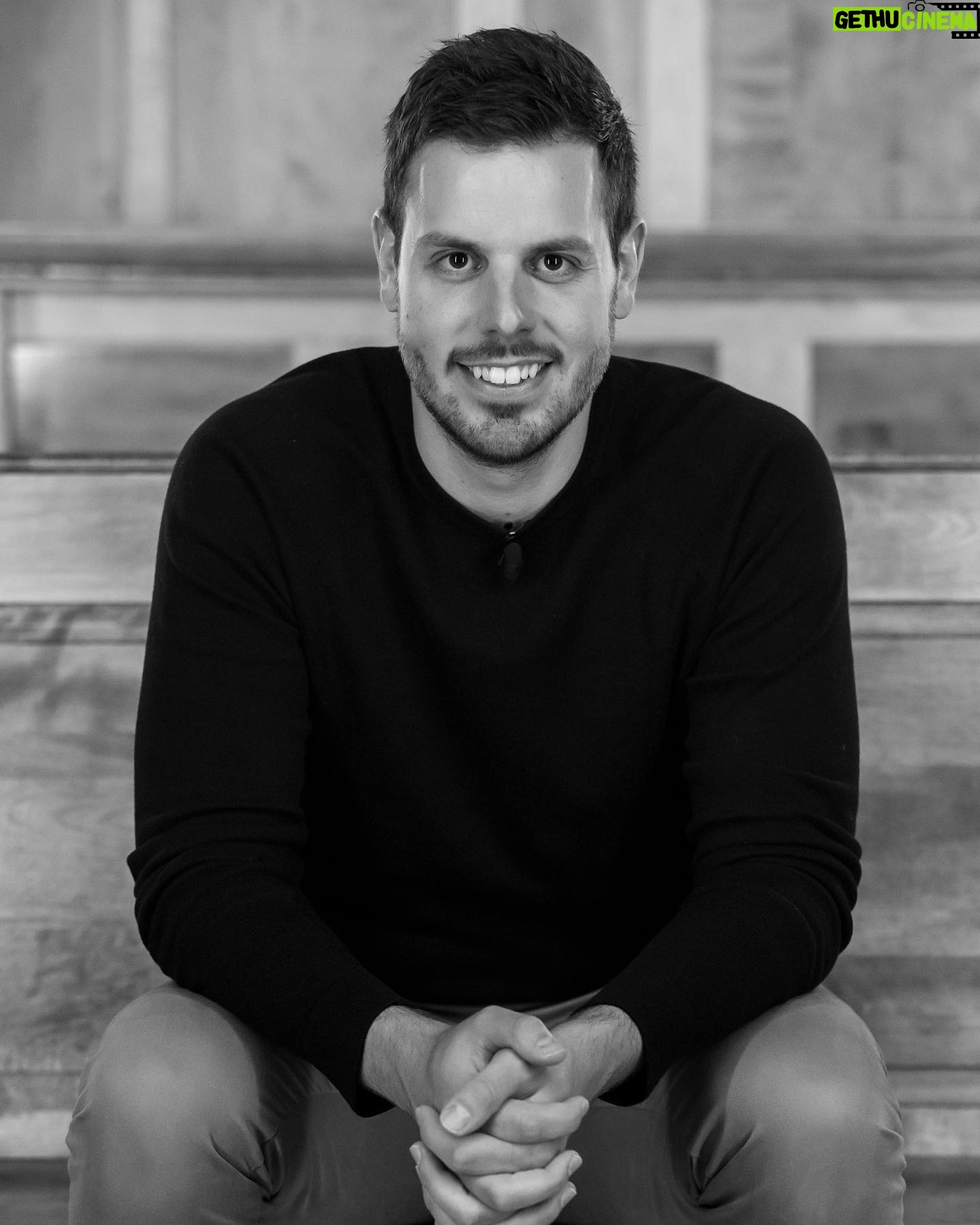 Sam Breton - 3.5K Likes - Dans les marches.
.
.
@yadumondeamesse_tq
Ce soir 21h à @telequebec !