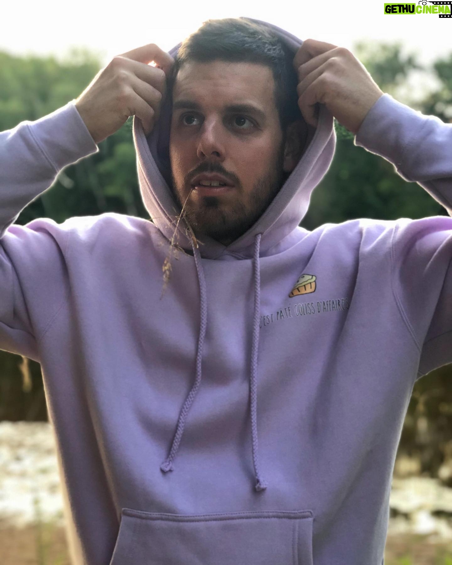Sam Breton - 1.7K Likes - C’est pâté caliss d’affaires.
.
.
.
Merci @cathounicorn et @ctrueclothing