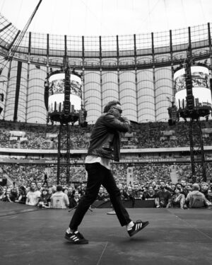 Sam Carter Instagram - Warsaw with @metallica thank you for being such a great crowd! We had the best time ♥️🇵🇱

@edmasonphoto