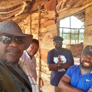 Sam Dede Instagram - KAP Film Village, Igbojaye, Oyo State. @kapfilmvillageandresort  @kunleafo 

 Staying far away from all the mumu antics and wahala of politics for a while is absolutely refreshing, I tell you. 

Just keep it Eeeassy .....Like Sunday morning 😎👍🏿
