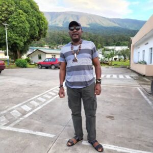 Sam Dede Instagram - Mongo ma Ndemi [Mountain of Greatness] is the indigenous name of the Cameroon Mountain. A towering 4,095 metres, (13, 435 ft) you'll have a sense of the mountain tumbling over you if you are in Buea, the southeastern slope of the mountain and home of the Cameroon International Film Festival [CAMIFF] @c.a.m.i.f.f 

 At sunrise and sunset, it is such an intriguing experience to watch as very thick clouds converge and form a spectrum of ever-evolving shapes and colours at the peak  of the mountain....Breathtaking! Mind blowing! Perhaps this is why this iconic  feature of Africa's natural landscape  is also known as CHARIOT OF THE GODS!!!

An excellent space to spend a..... 
 Sunday morning for  sure.....😎