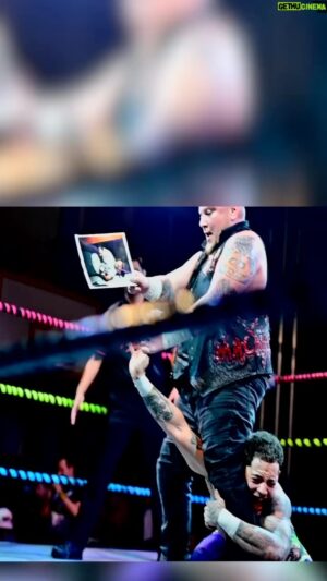 Sam Johnston Instagram - Paper Cut. Just another fun Thursday.

@pwrevolver 
@thetreymiguel 
@tusslemania 
#RevolverUNREAL
