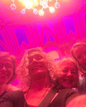 Sam Lane Instagram - Very lucky gal ♥️ 🎈♥️ @traceehutch @tomezm @iandarlingshark @sallyjfryer @4firstnames @lisham333 @philippa_bateman @kate_hodges @sarahbearbutler xxxxxxxxxxxx