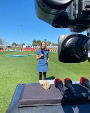 Sam Lane Instagram - Mic fest 🎤🎤🎤@7afl with 💥 @jo.wotton @kate.mac.9 at @sydneyswansaflw v @catswomens today💥 and @abbeycholmes @katiebrownaus @jasonbennetttv at @lionsaflw v @richmondwomens rd1 💥