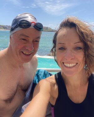 Sam Lane Instagram - Dad and the ‘bergs 🌊 🏊🏼‍♀️ 🥽 ♥️♥️♥️