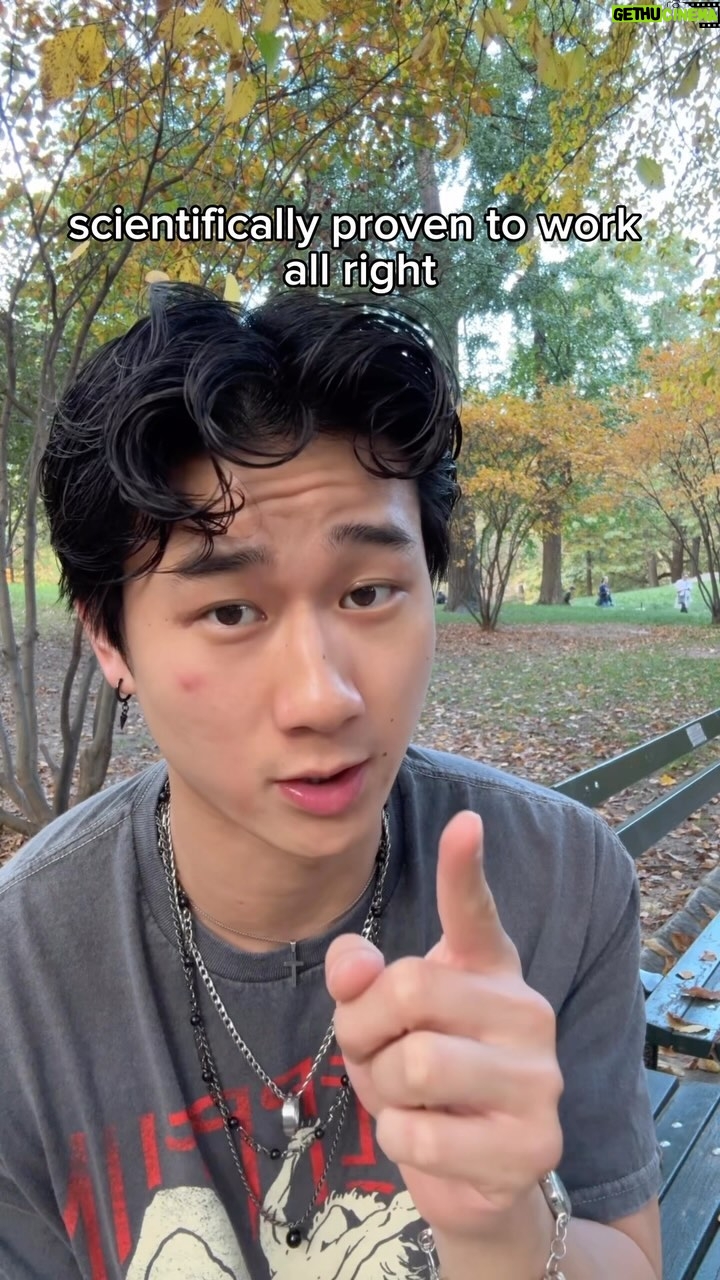 Sam Li - 93.8K Likes - how to approach your crush according to science
#crush #datingadvice #datingmemes #relationshipmemes #rizz