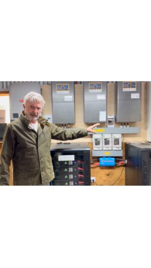 Sam Neill Instagram - EXCITING SOLAR !
Explained by A MAN WHO KNOWS EVERYTHING !
Thank you for your attention . 
@twopaddocks @wanakasolar 
#nzwine #organics #centralotago