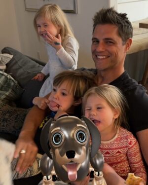 Sam Page Instagram - #Robodog getting used to life with these animals. @kiausa