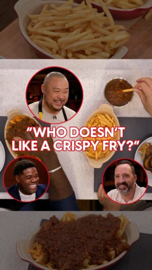 Sam Richardson Instagram - If you or anyone you know loves a soggy fry… send them this video and tell them they are wrong (We’re sorry, but it’s true.)

Whether you like your chili on the side, or right on top of the fries, we can all agree that crispy fries are THE BEST kind of fries!

Watch the FULL episode of #DinnerTimeLive with @davidchang featuring guests @mrtonyhale & @thesamrichardson RIGHT NOW on @netflix and for ALL the recipes, go to TUDUM.com/DinnerTimeLive (LINKS IN BIO)!