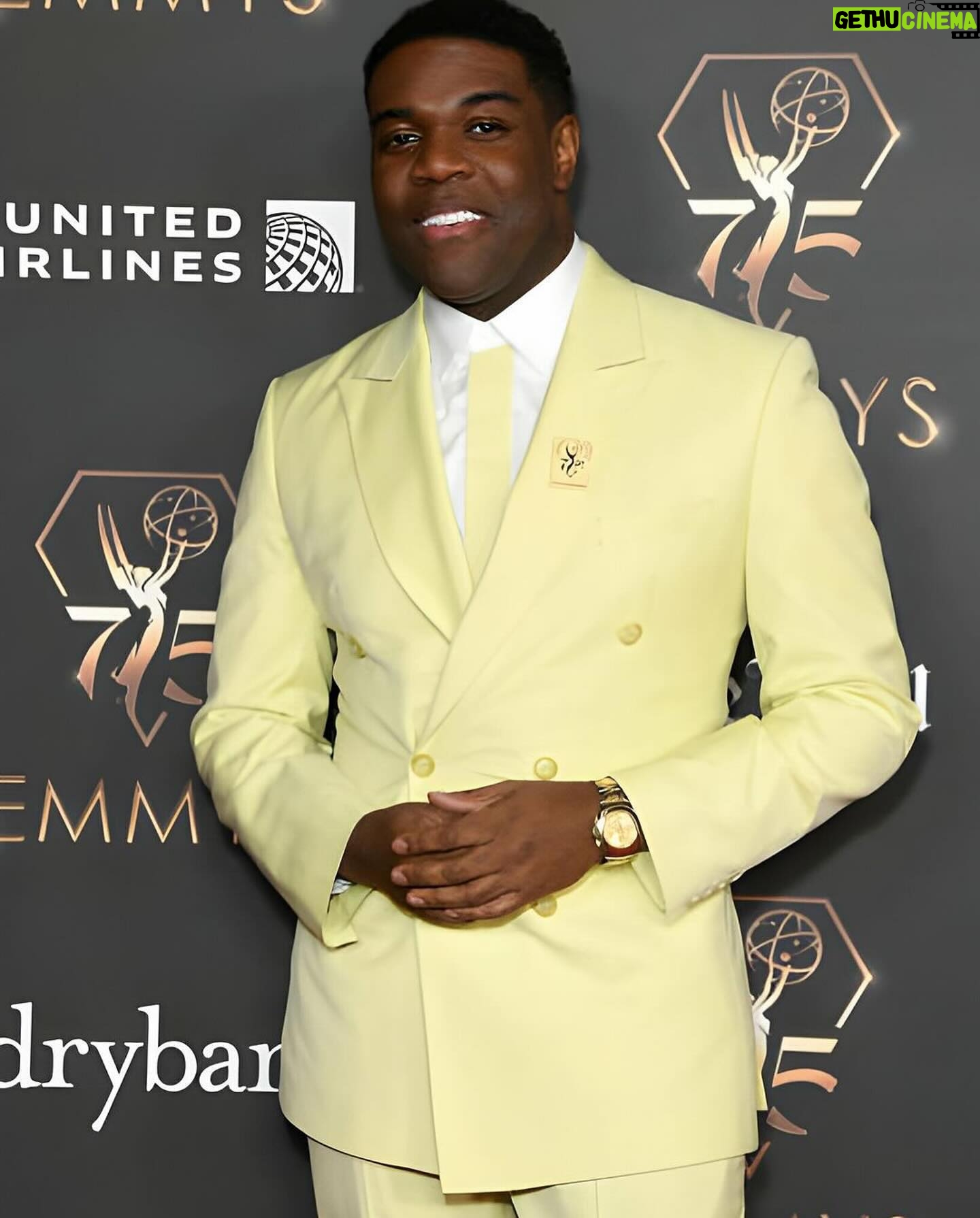 Sam Richardson - 8.6K Likes - And another one. Thank you @grayscaleic
Styled by @_tiffanimoreno_
Groomed by @andreapezzillo
