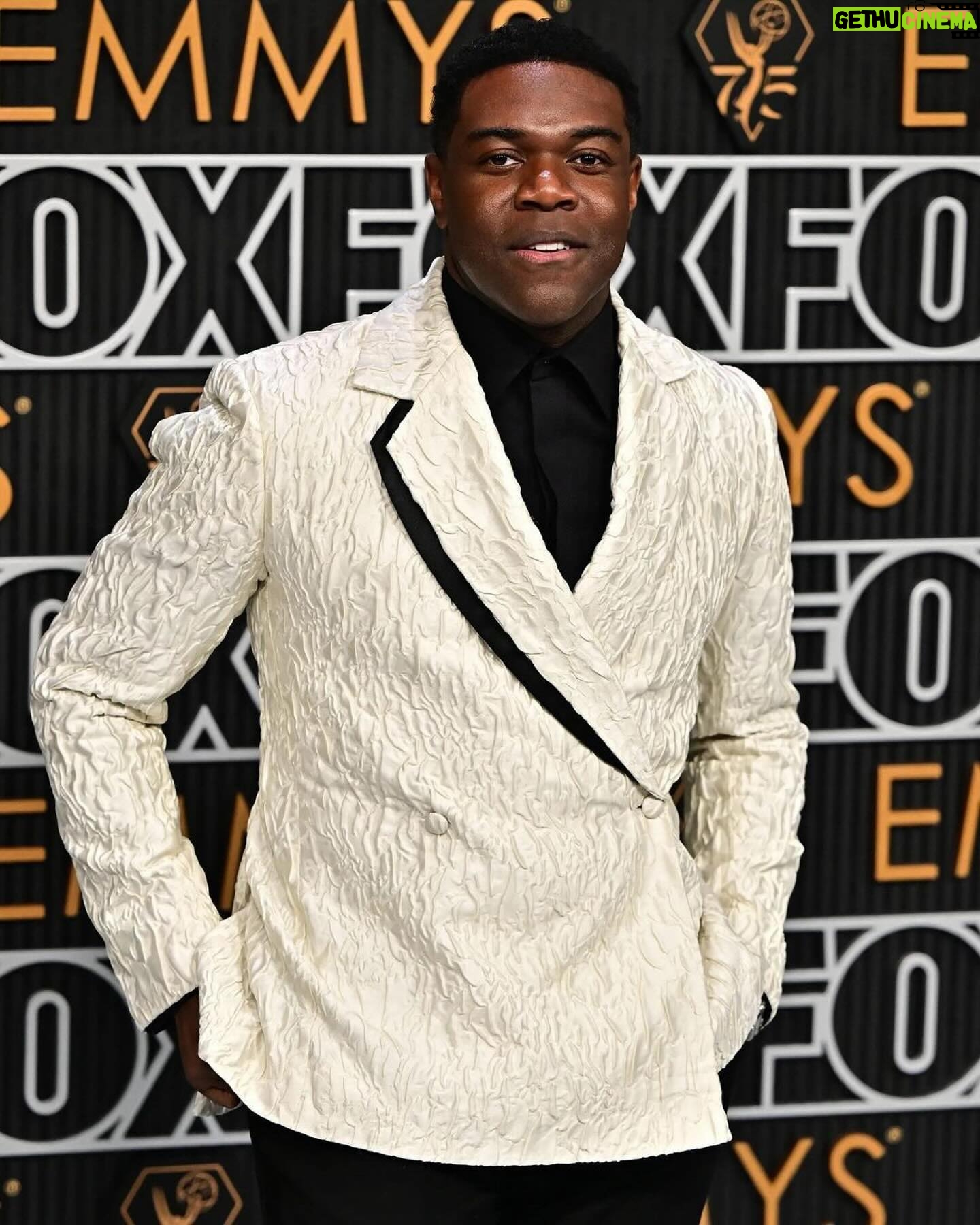 Sam Richardson - 6.7K Likes - Thank you so much to @televisionacad for having us last night and to @grayscaleic for the fit.
Styling: @_tiffanimoreno_
Grooming: @andreapezzillo