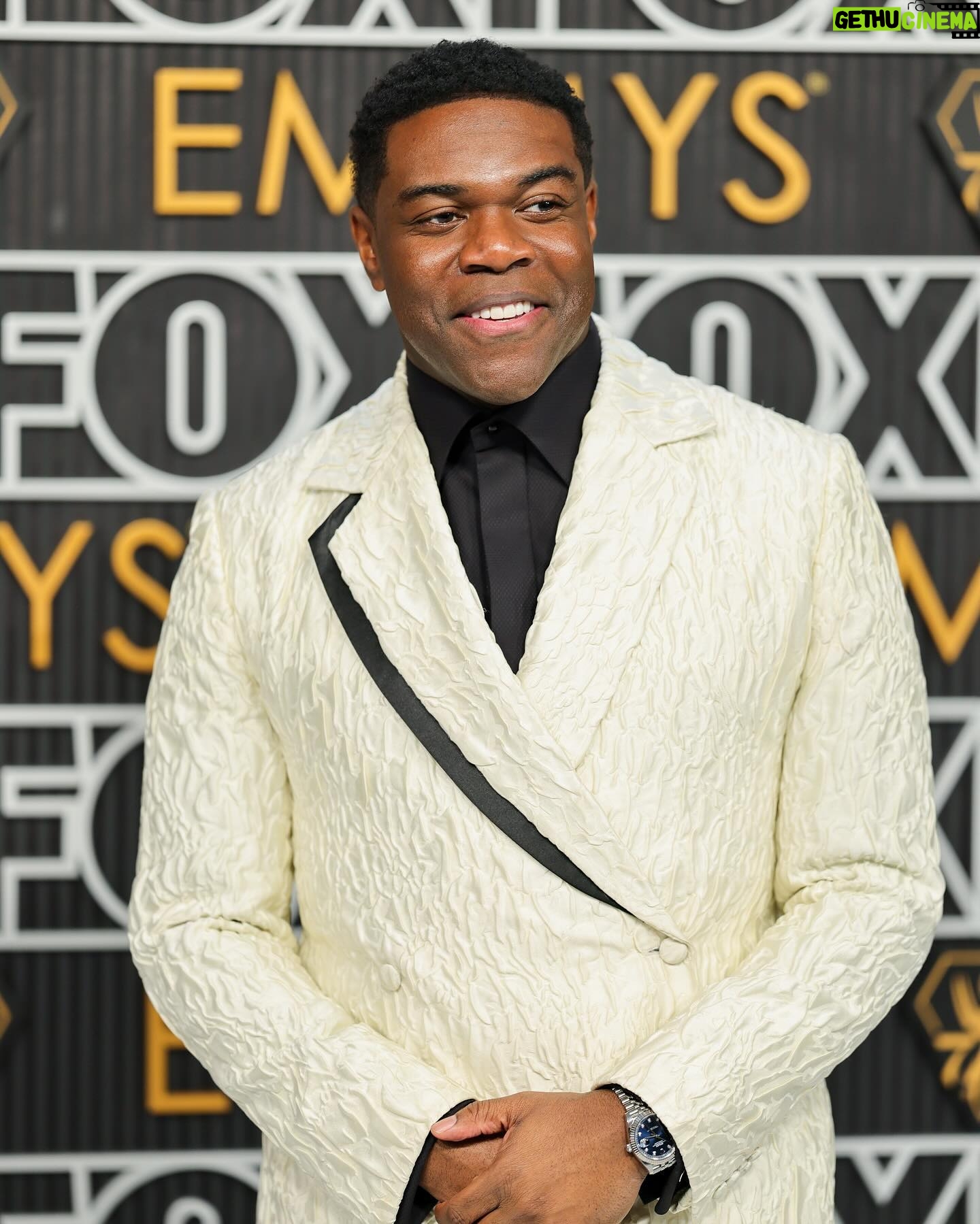 Sam Richardson - 6.7K Likes - Thank you so much to @televisionacad for having us last night and to @grayscaleic for the fit.
Styling: @_tiffanimoreno_
Grooming: @andreapezzillo