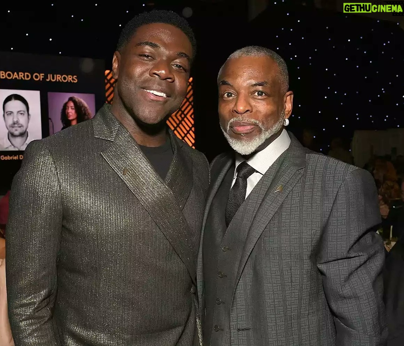 Sam Richardson - 9.1K Likes - On Sunday I attended the @peabodyawards with @startrek as it was honored with The Institutional Award. As a lifelong fan, it was such an honor to celebrate it as a new member of the Star Trek family. 🖖🏾
#startrek #section31 #starfleet #peabodyawards