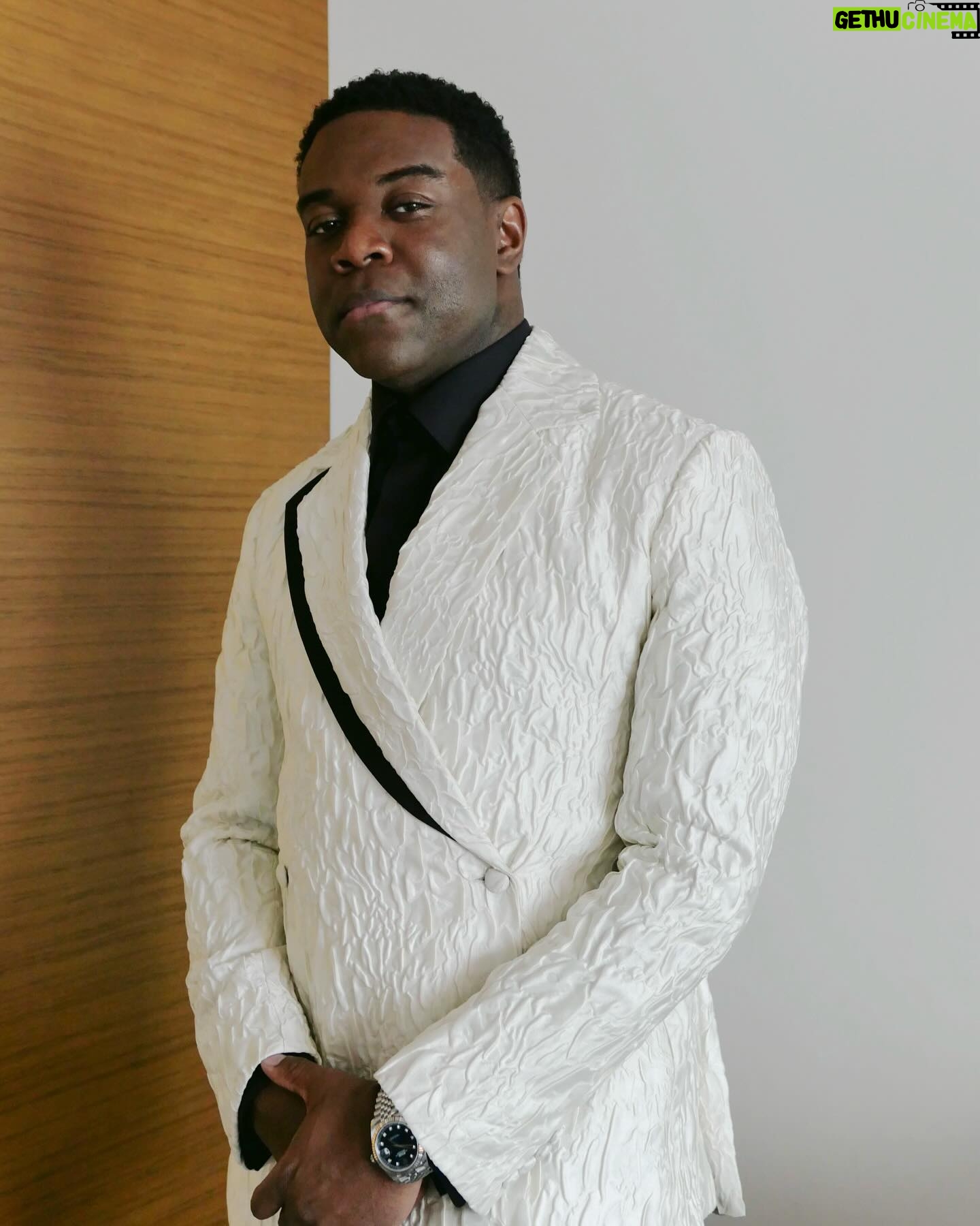 Sam Richardson - 6.7K Likes - Thank you so much to @televisionacad for having us last night and to @grayscaleic for the fit.
Styling: @_tiffanimoreno_
Grooming: @andreapezzillo