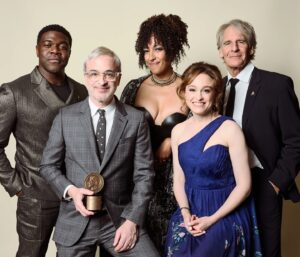 Sam Richardson Instagram - On Sunday I attended the @peabodyawards with @startrek as it was honored with The Institutional Award. As a lifelong fan, it was such an honor to celebrate it as a new member of the Star Trek family. 🖖🏾
#startrek #section31 #starfleet #peabodyawards
