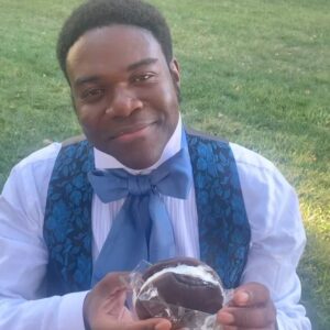 Sam Richardson Instagram - Lemme get these BTS #TheAfterParty season 2 posts out here before #Sagaftra goes on strike at midnight tonight. I had the best time with the best people filming this show. I’m forever proud of it and love every single person involved, from the creator, to the writers, to the crew, to my co-stars. Please watch this show that so many people worked so hard to put so much joy and love into making (and should be compensated fairly and properly for doing so).