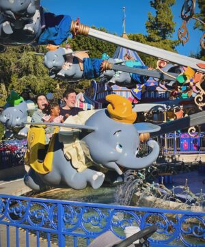 Sam Tsui Instagram - 🎶 Never not on my mind, oh my! Oh my! 🏮 🎶 
Had the absolute best time taking Elaia to Disneyland and California Adventure for the first time with some wonderful friends. The fact that she’s obsessed with #turningred and got to meet Mei Mei and Ming who are there for lunar new year was icing on the cake!!