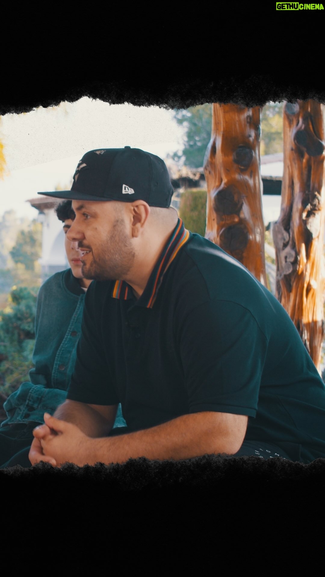 Sam the Kid - 2.4K Likes - Artist Spotlight ft. Sam The Kid ⚡
Tap in as @mechelas discusses how being independent is part of who he is while attending our TuneCore Creative House in Ibiza. Hit the link in our bio to check out the full video.
Artista em Destaque ft. Sam The Kid ⚡
Confira @mechelas falando sobre como ser independente é parte de quem ele é em sua participação na TuneCore Creative House em Ibiza. Clique no link na nossa bio para ver o vídeo completo.