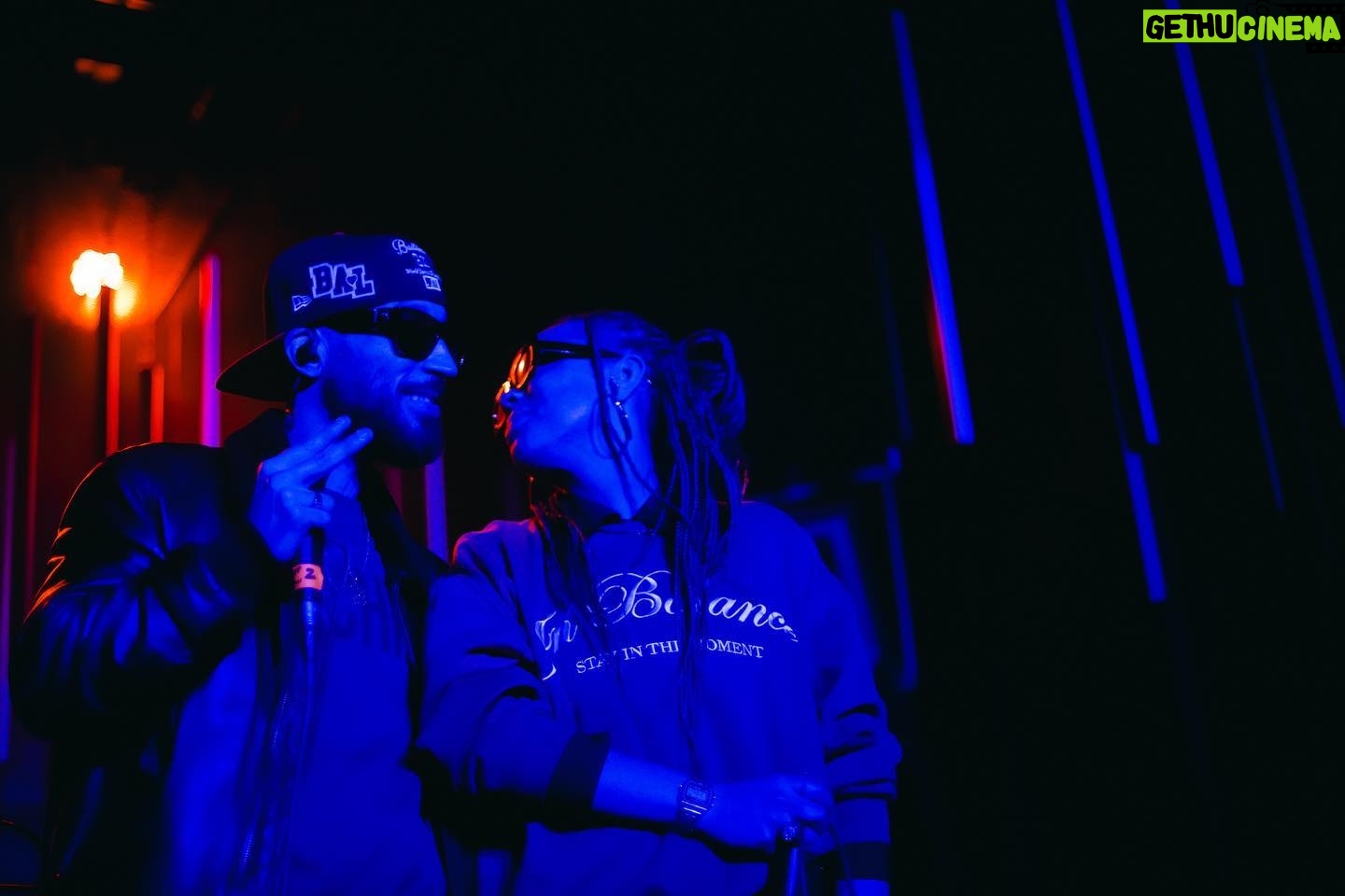 Sam the Kid - 5.7K Likes - Ontem viemos dar SUMO ao lux.
Obrigado a todos os intervenientes que fizeram esta noite especial e a todos os que compareceram para celebrar este momento . 🥤 ❤️ @tvchelas .
Fotos por @queragura