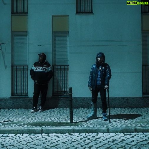 Sam the Kid - 3.7K Likes - “Vírgulas e túneis” é o Primeiro avanço do álbum que fiz com o meu mano @diluvafrankie . O projecto chama-se VLUDO , e já podem ver o vídeo realizado pelo @sebaztiao no canal de YouTube da @tvchelas . Mais umas semanas e o álbum está aí . Até já .