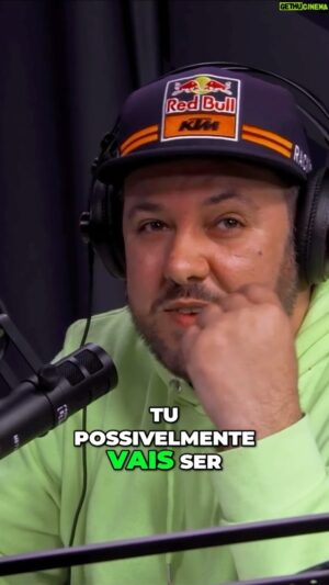 Sam the Kid Instagram - Estão preparados para mais um episódio do Podcast mais fixe do mundo?
Na próxima quarta feira vão ter a oportunidade de saber mais sobre o ícone do Hip Hop Tuga, Sam The Kid!
Saber como foi o seu percurso no mundo da música, de onde vêm as suas origens inspirações e como ajudou tanto Chelas ☺️
Ansioso para este episódio?