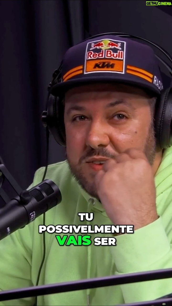 Sam the Kid - 2.7K Likes - Estão preparados para mais um episódio do Podcast mais fixe do mundo?
Na próxima quarta feira vão ter a oportunidade de saber mais sobre o ícone do Hip Hop Tuga, Sam The Kid!
Saber como foi o seu percurso no mundo da música, de onde vêm as suas origens inspirações e como ajudou tanto Chelas ☺️
Ansioso para este episódio?