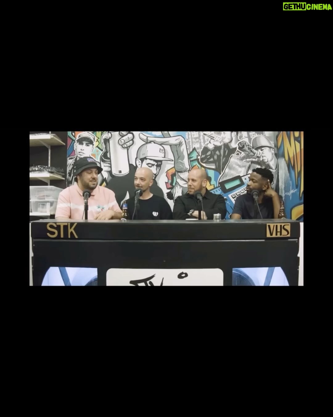 Sam the Kid - 3.5K Likes - Panteão . Conceito medieval , mórbido , desumano , egocêntrico , e desatualizado.
Parem com isso . Já chega .