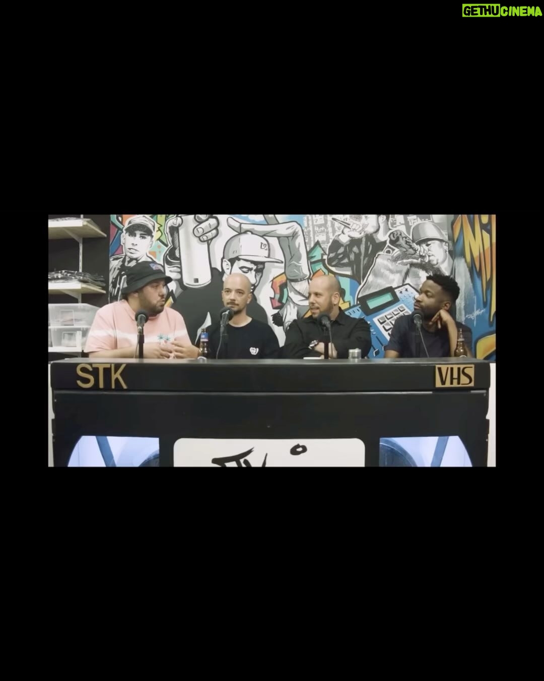 Sam the Kid - 3.5K Likes - Panteão . Conceito medieval , mórbido , desumano , egocêntrico , e desatualizado.
Parem com isso . Já chega .