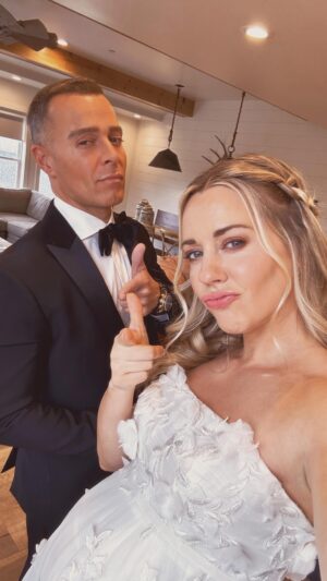 Samantha Cope Instagram - It’s my besties birthday 🖤!!! This guy is the ultimate hype man, the funniest man in any room and the hottest hubby a girl could ask for. Go give him some birthday love 🎈🎂 @joeylawrence