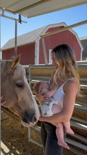 Samantha Cope Instagram - the excitement must have been too much to handle 😂 but thankfully I got my horse fix and she got a nice nursing session 🥛>🐴 for babes!

I can’t wait to force my animal obsession on Dylan so we can pet every animal we can find #horsegirl #animallovers