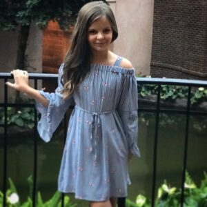 Samara Lee Instagram - I had such an INCREDIBLE time viewing Indivisible! You guys....all of you NEED to go see this film! It hits so close to home for me because it’s the life I live and, I would love nothing more, than to share that glimpse at my life with ALL of you. In theaters October 26, 2018 
#indivisiblemovie #samaralee #armystrong #hooah