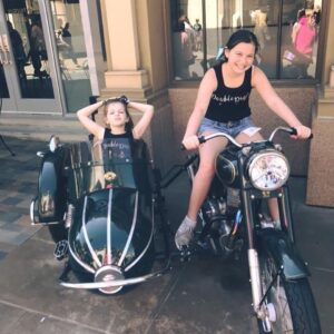 Samara Lee Instagram - Friendship is the only cement that will ever hold the world together. -Woodrow Wilson #quotestoliveby #samaralee #truefriendshipneverends