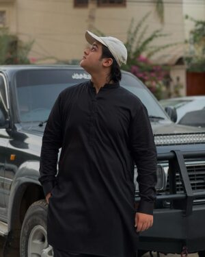 Sami Khan Instagram - Eid moobarak 🐮❤️🫂
.
.
.
.
.'.
.
.
#samikhan #samikhanofficial #samikhansk #explorepage #explore #exploremore #instagram #insta #instagrampakistan #eidmubarak