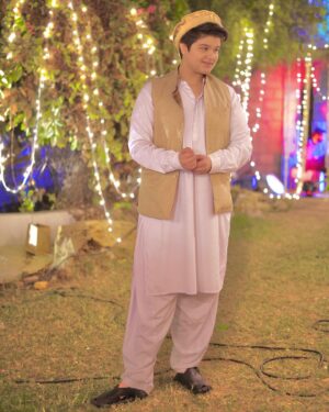 Sami Khan Instagram - - kardo karam 💔❤️‍🩹
.
.
.
.
.
.
.
.
#samikhan #sk #shanshaakasamikhan #instagram #post #drama #ramadan #ramzan #geo #tereaanese #ramzandrama