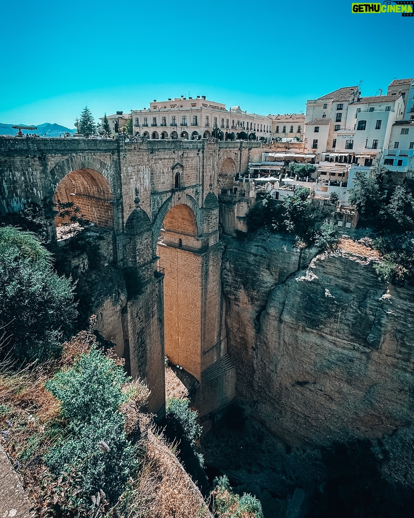 Sami Kuronen - 4.6K Likes - Ronda 🩵 pieni ja satumaisen kaunis vuoristokaupunki Andalusiassa.
#ronda #andalucia #spain