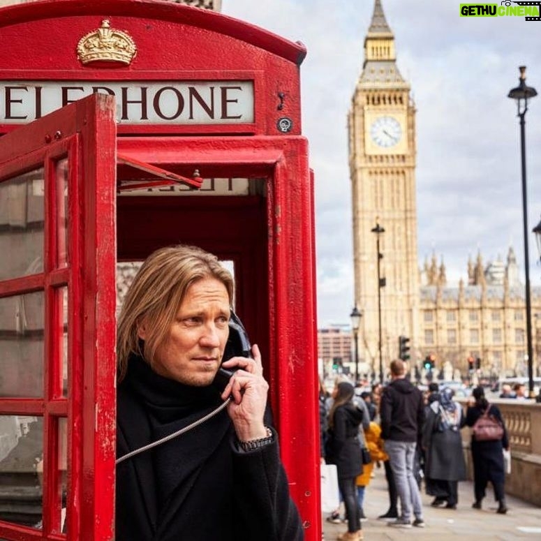 Sami Kuronen - 4.5K Likes - Sitä lähin soittelemaan, että Lontoossa kaikki hyvin🇬🇧
#kuvaushommia #london #bigben #telephone
📷: @kurosenpasi