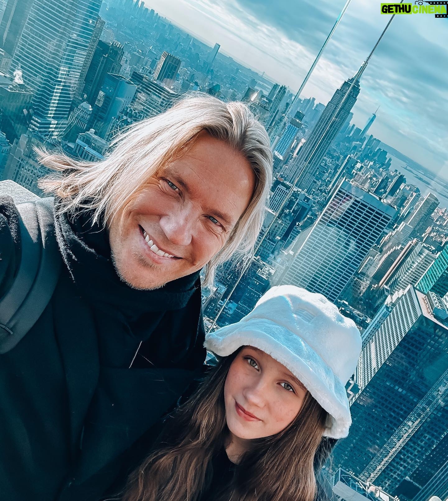 Sami Kuronen - 5.8K Likes - Hyvää syntymäpäivää Oona!
Jo 14 vuotta pelkkää lovee ❤️