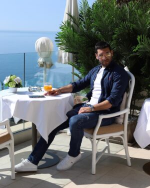 Samir Benzema Instagram - On prend le temps de regarder l’horizon à  @hotel_leroquebrune 😎😍📍

Look @spartoogram 

#hotel #monaco #cotedazur #riviera #roquebrune #menton