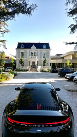 Samir Benzema Instagram - Le road Trip continu avec cette belle découverte  @hotelspavillacastellane 😍 

🎥@brandscallyou 

#hotel #domaine #greouxlesbains #bellavita #travel #holidays #chill #lifestyle #992 #roadtrip