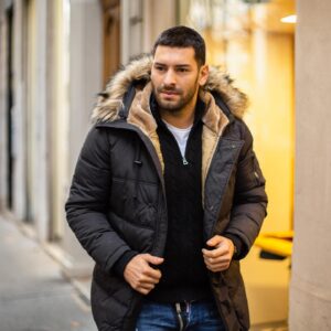 Samir Benzema Instagram - Prêt à affronter l’hiver ❄️ avec @spartoogram