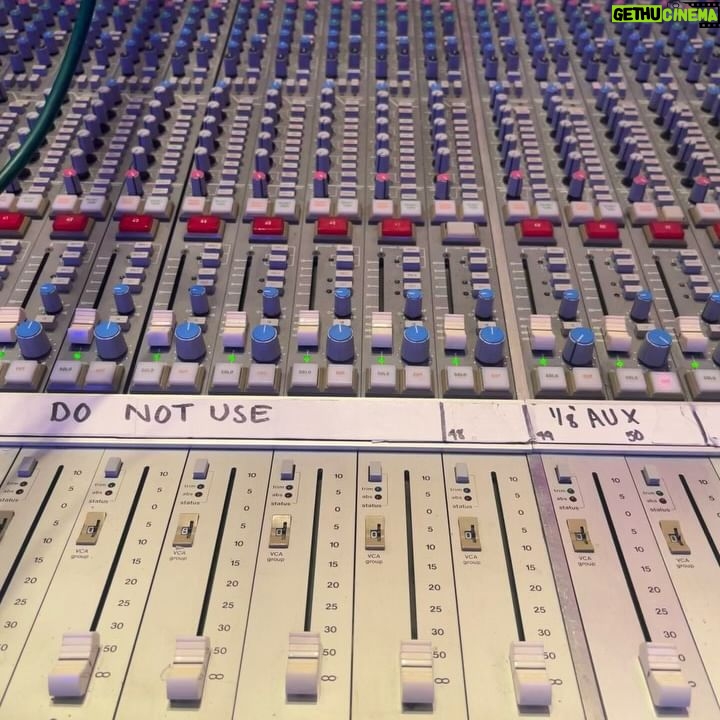 Samm Henshaw - 3 Likes - Yo thank you for all the love on fade, keep listening keep sharing. Currently working on the next album so I’m struggling to multitask but thank you for all the love so far. ❤️ question, do you just wanna see the process of me making music cos that’s all I have to offer In terms of content atm lol.