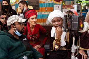 Samuel Abiola Robinson Instagram - DILLI DARK, A wonderful film about a Young Nigerian Student and his big dreams in India... COMING SOON TO @mumbaifilmfestival OCT 27 - NOV 5. See Festival Trailer on my last Post. DONT MISS IT!!!

Written and Directed by; @dibakardasroy
Starring: @samuelabiolarobinson @geetikavidya @shantanuanam
#Dillidark