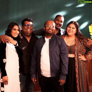 Samuel Abiola Robinson Instagram - 😍HOUSEFULL!!! We had a Very successful World Premiere and Red Carpet event last night for Dilli Dark. Thank you to everyone who came to see the film and made the event a big success ♥️

@dilli.dark 
Written and Directed by @dibakardasroy
Starring: @samuelabiolarobinson @geetikavidya @shantanuanam 

#Dillidark #housefull #redcarpet #samuelabiolarobinson #geetikavidya #hindifilm #hindimovie #newmovie #filmfest #worldpremiere #redcarpet #greensuit