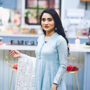 Sana Askari Instagram - Fun fun 🤩  #mrschaudharykatarka @ansari.bushra @natashaali110official  thank you for the beautiful dress @anum.jung