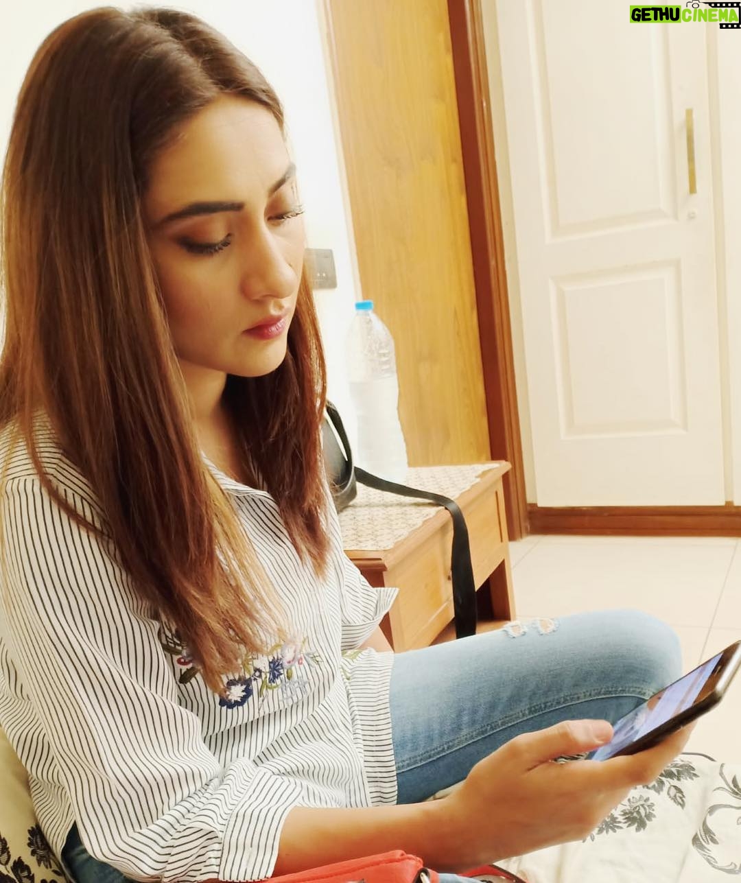 Sana Askari - 1.1K Likes - Shooting wooting 😎