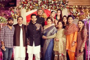 Sana Askari Instagram - Great people to work with @ramshakhanofficial @sabahamid_21  @sabafaisal.official @wahaj.official @saife_hasan @samina_tv @ahmed.bhatti95.ab
