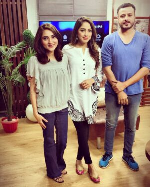Sana Askari Instagram - Fun show!! It’s always nice to c u @fizashoaibofficial ❤️❤️
